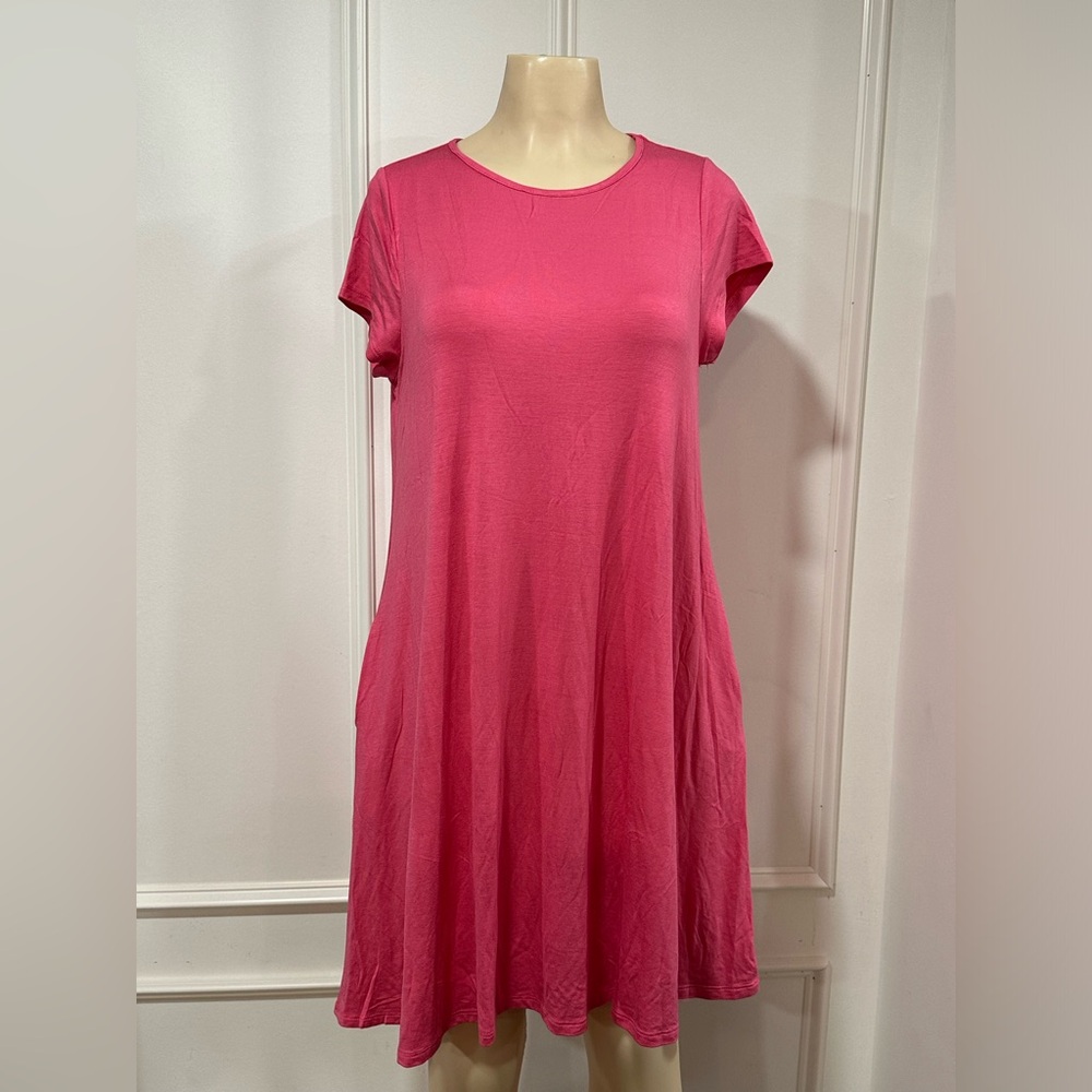 NWT Simlu Womens Short Sleeve Swing Dress Size M Pink Stretchy With Pockets